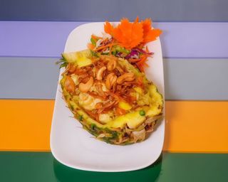 9. Khao Pad Sapparot