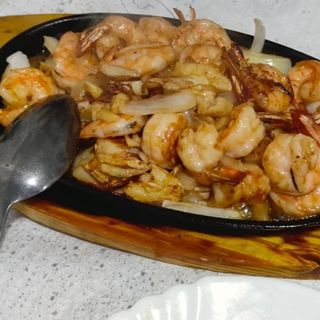 Gambas com Alho na Chapa Quente