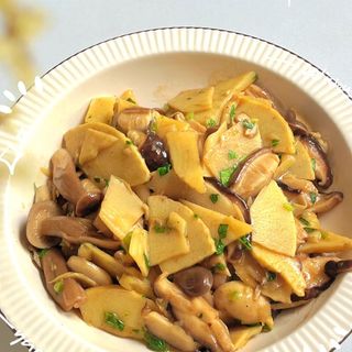 Bambú e Cogumelos Chines Quente