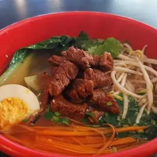Sopa com Massa, Legumes e Vaca