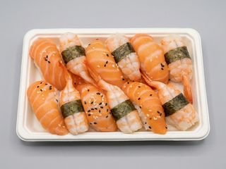 03 - Nigiri Salmão e Gambas  (12 peças)