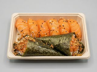 21 - Temaki Salmão + Nigiri (7 Peças)