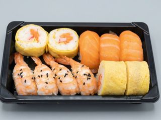 19 - Sushi Misto + Nigiri Camarão (11 peças)