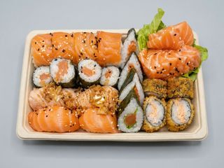 26 - Sushi misto + sashimi (26 peças)
