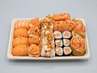 32 - sushi misto tofu + sashimi (26 peças)