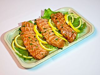  38 - Sashimi salmão (30 peças)