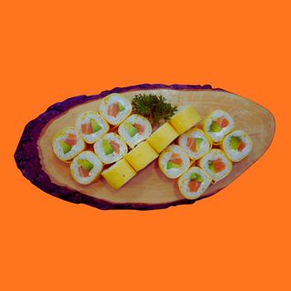 U28. Maki Ovo com Salmão