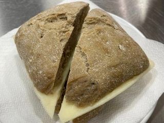 Bolinha Centeio com Queijo