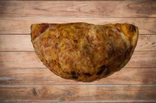 126. Pizza Calzone Média
