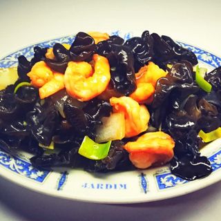 825. Gambas com Algas Chinesas