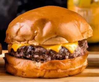 Cheeseburguer 240g