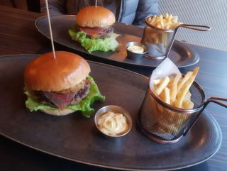 Hambúrguer Havaiano 240g