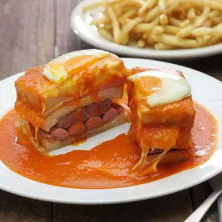 Francesinha à Tacho