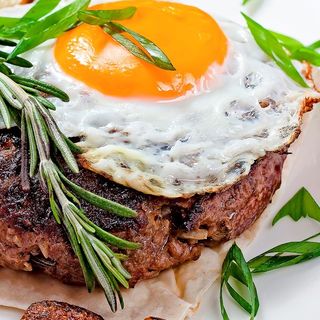 Bitoque de carne de hambúrguer
