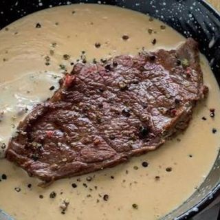 Bife de vitela com pimentas verdes