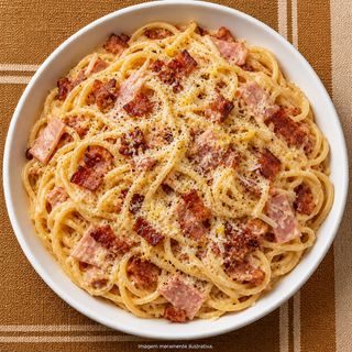 Massa Quente à Carbonara