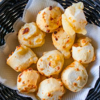 Mini Pão de Queijo