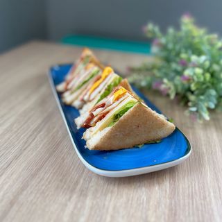 Sandwich Club House Love