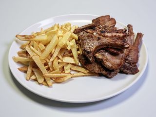 Costeletas de Borrego Fritas ao Alhinho