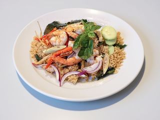 F1. Kao Pad Tom Yum
