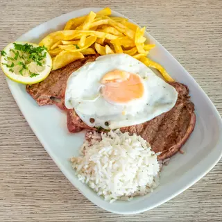 Bitoque de Vaca Grelhado com Ovo