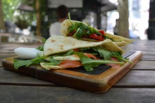  Piadina de Mozarela, Tomate e Rúcula