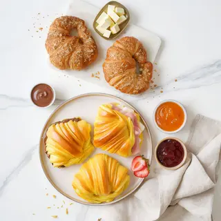Box 4 Croissants