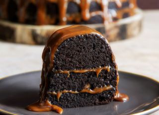 Fatia Bolo de Chocolate e Caramelo Salgado