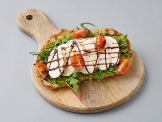 Tosta de Mozzarella e Guacamole