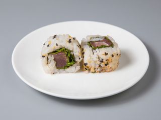 Uramaki de Atum e Rúcula (8 peças)