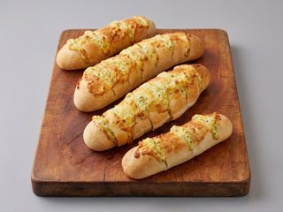 Pão de Alho com Mozarela e Atum