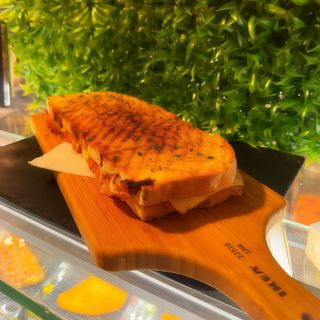 Tosta de Tomate, Queijo e Orégãos XXL