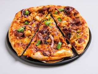 PIZZA DE FRANGO BBQ/ ASSADO medio