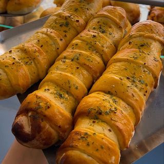 Baguete vegetariana pesto e queijo