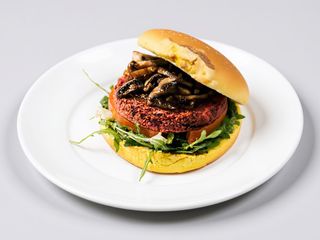 Hambúrguer Vegan de Beterraba com cogumelos