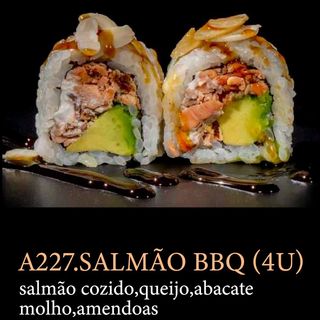 A227.URAMAKI SALMÃO BBQ