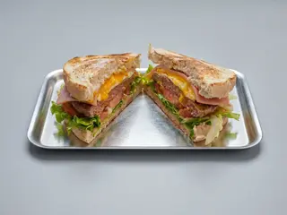 Hambúrguer Especial no Bolo do Caco 