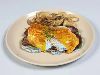 Tosta Benedict Bacon