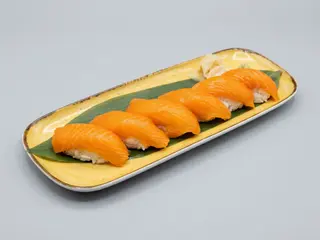Nigiri Salmão Cru (6un)