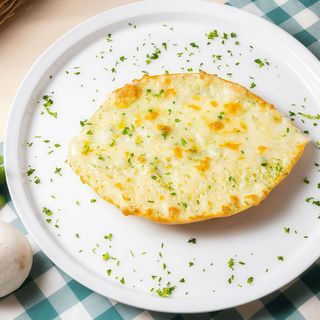 Pão de Alho com Mozzarella e Linguiça