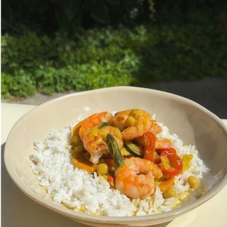 A25 - Massa com Camarão e Legumes