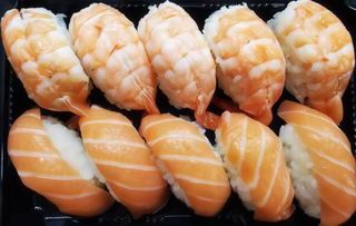 S5. Nigiri de Salmão e Gambas