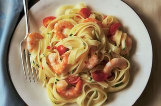 Tagliatelle de Camarão em Tomate e Molho de Ervas