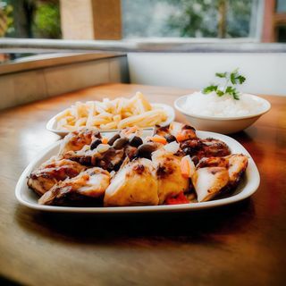 1/2 Frango Churrasco Guarnecido - Individual