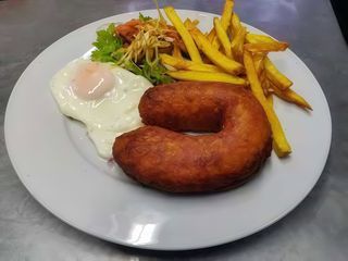 Alheira de Mirandela Com Ovo Estrelado