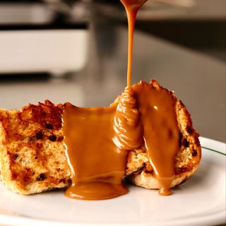 Fatia Chocotone com doce de leite