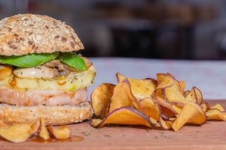 Hambúrguer com Ananás