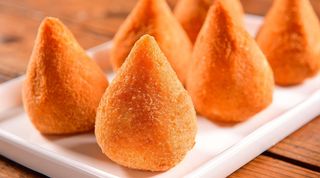Coxinha de Frango com Queijo