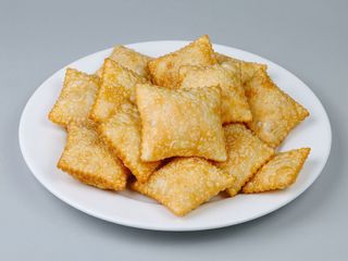 Pastel de Carne com Queijo Cremoso