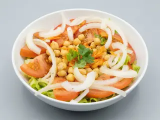 Salada composta vegan